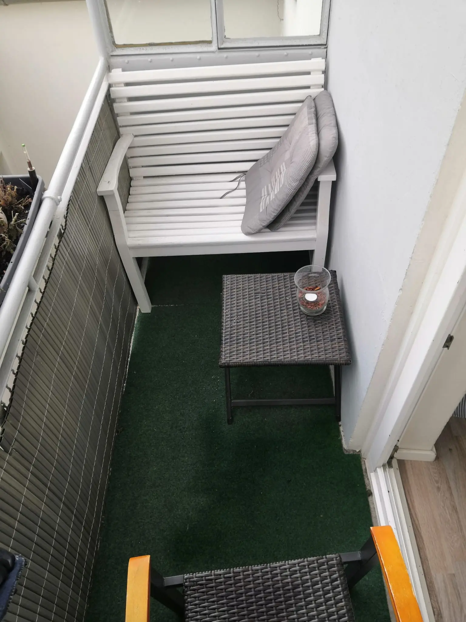 Sitzbank auf dem Balkon der Ferienwohnung 5 in Bad Pyrmont
