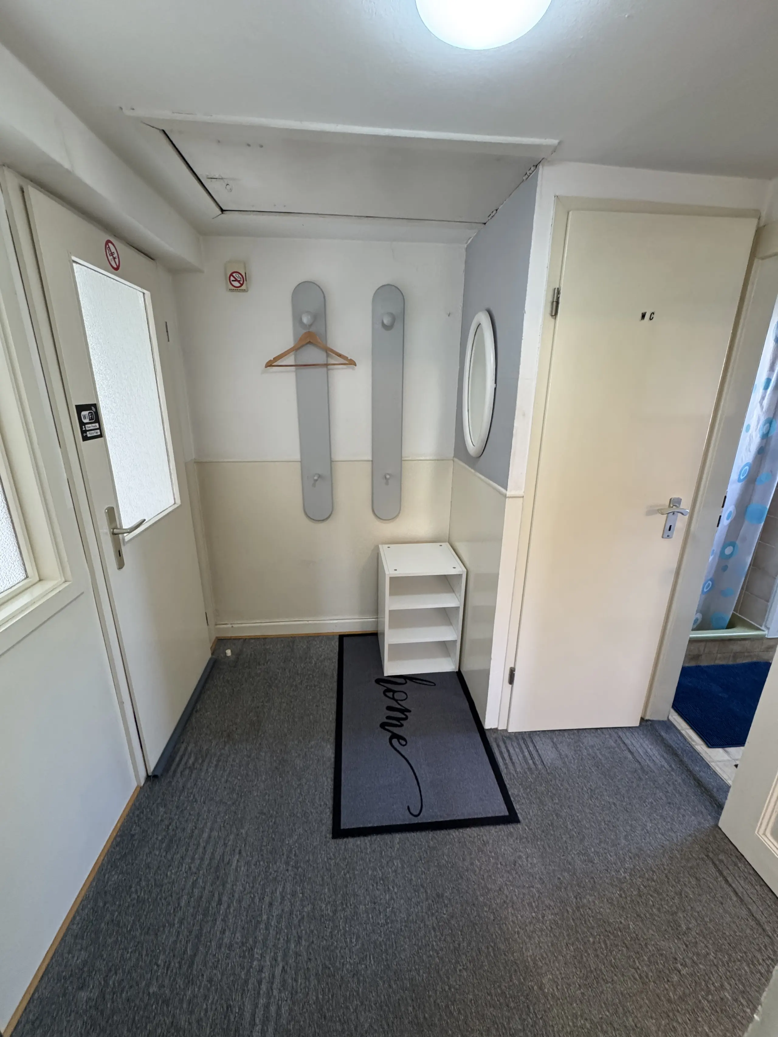 Garderobe in der Diele der Ferienwohnung 6 in Bad Pyrmont
