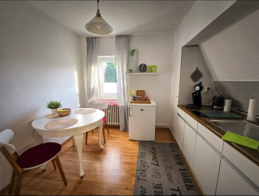 Küche mit Essbereich in der Ferienwohnung 5 in Bad Pyrmont