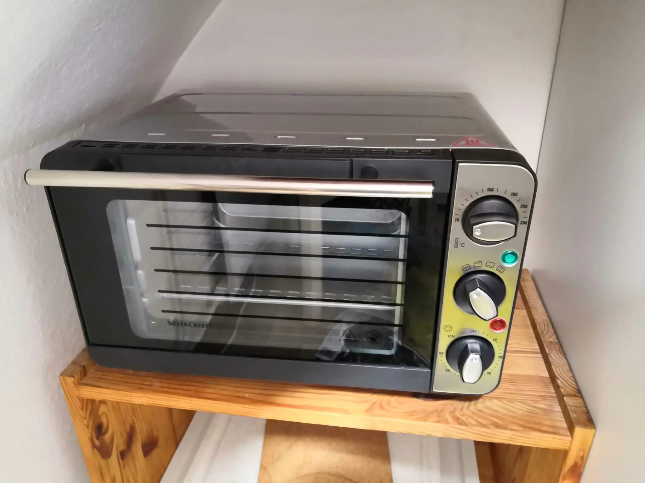 Mini-Backofen in der Küche der Ferienwohnung 6 in Bad Pyrmont