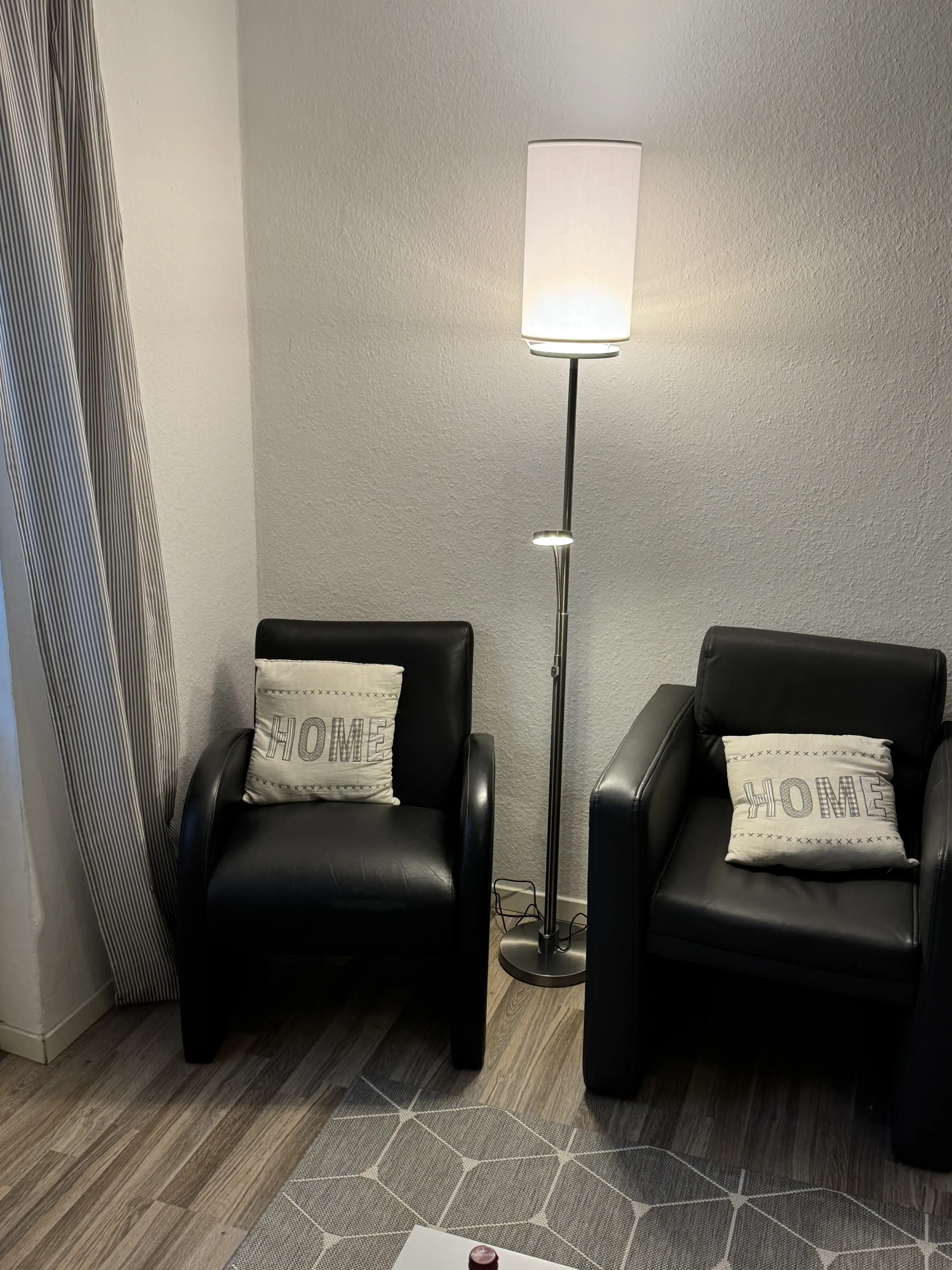 Sitzecke mit Sesseln in der Ferienwohnung 5 in Bad Pyrmont